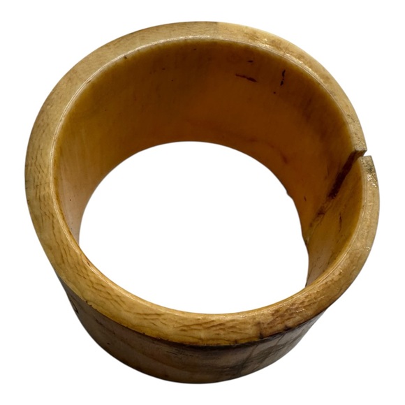 Vintage Hand-Carved Wide Cuff Bracelet‎ – Natural Horn Look, 2” Wide - Picture 5 of 5